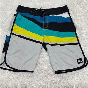 🎾 Quicksilver Board Shorts